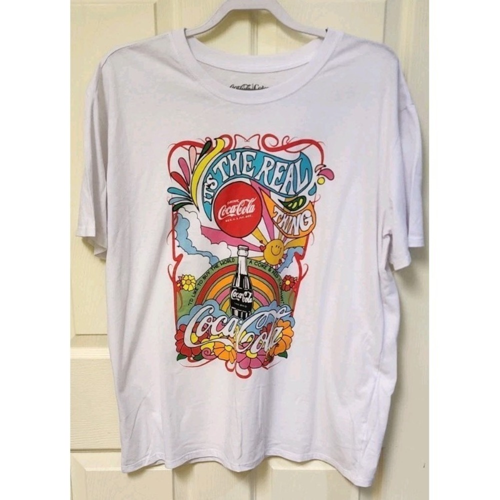 Woman's NWOT Coca Cola Coke Short Sleeve T-Shirt White Size 3XL